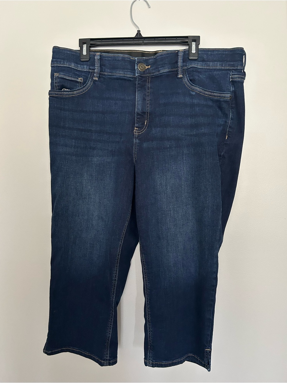 NWOT Liz Claiborne Sara Crop Dark Blue Denim Capri Jeans Size 18 Mid Rise